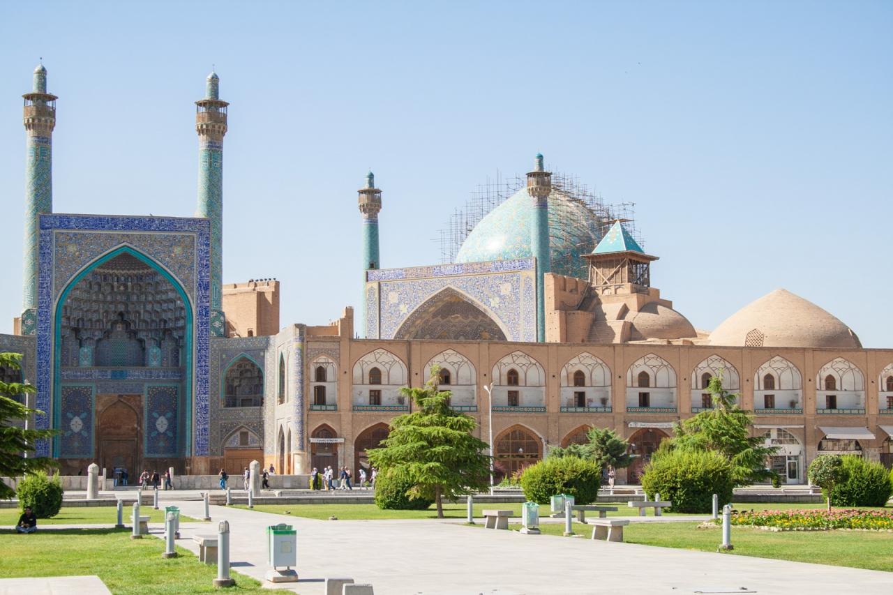 Isfahan, Iran: A Historical and Cultural Tapestry - The Chupitos!