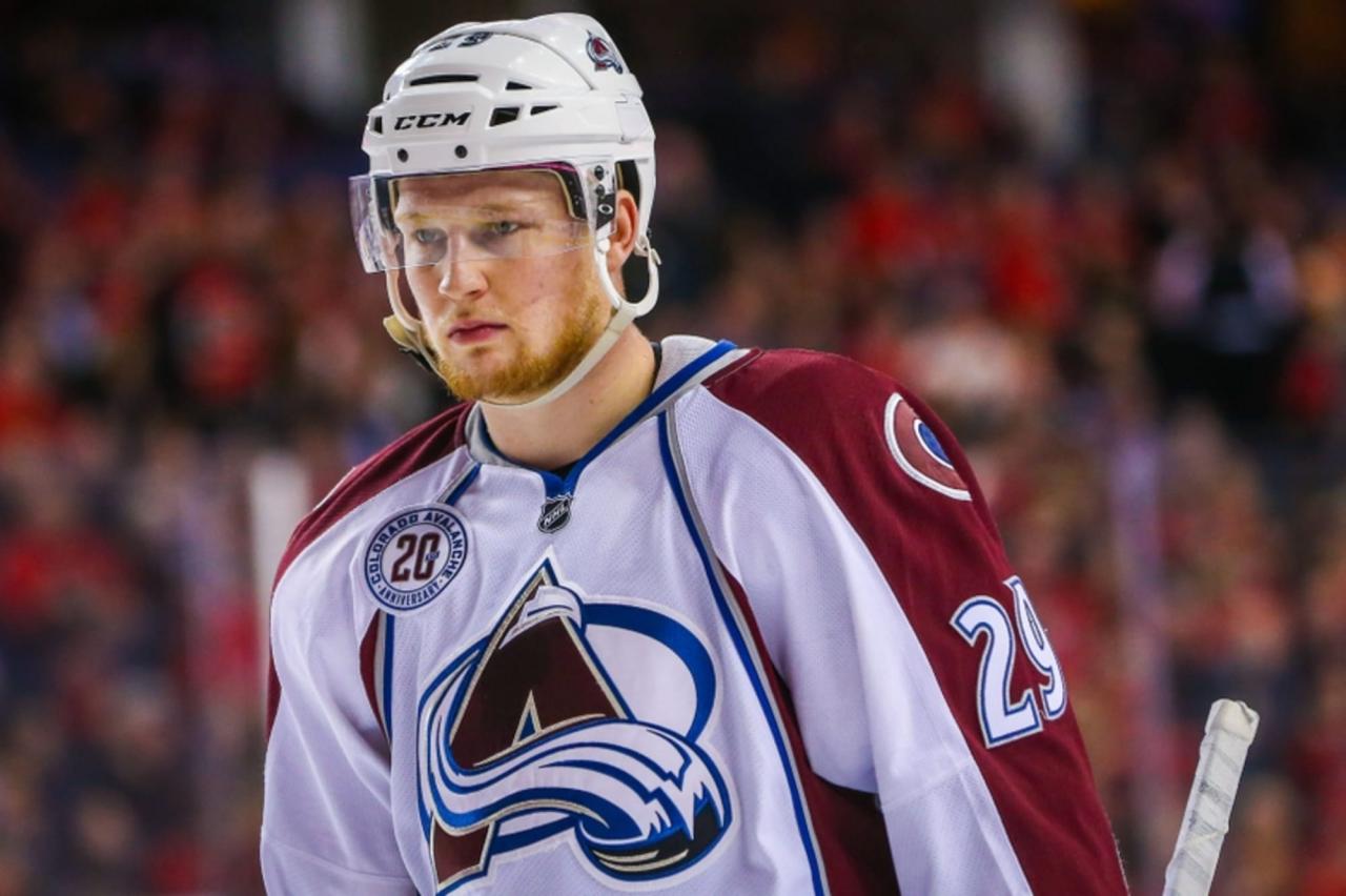 Nathan mackinnon