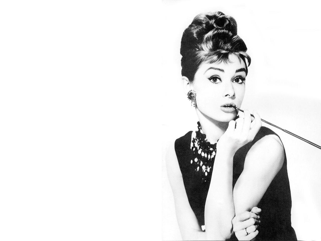 Audrey hepburn hairstyles breakfast chignon tiffanys tutorial season party classic step own create golightly holly glamour channel follow want little